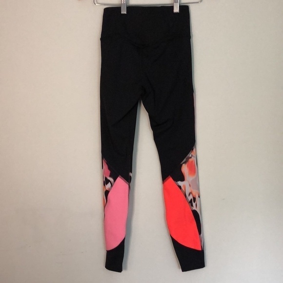 Under Armour with rush paint colour block leggings - Picture 10 of 12